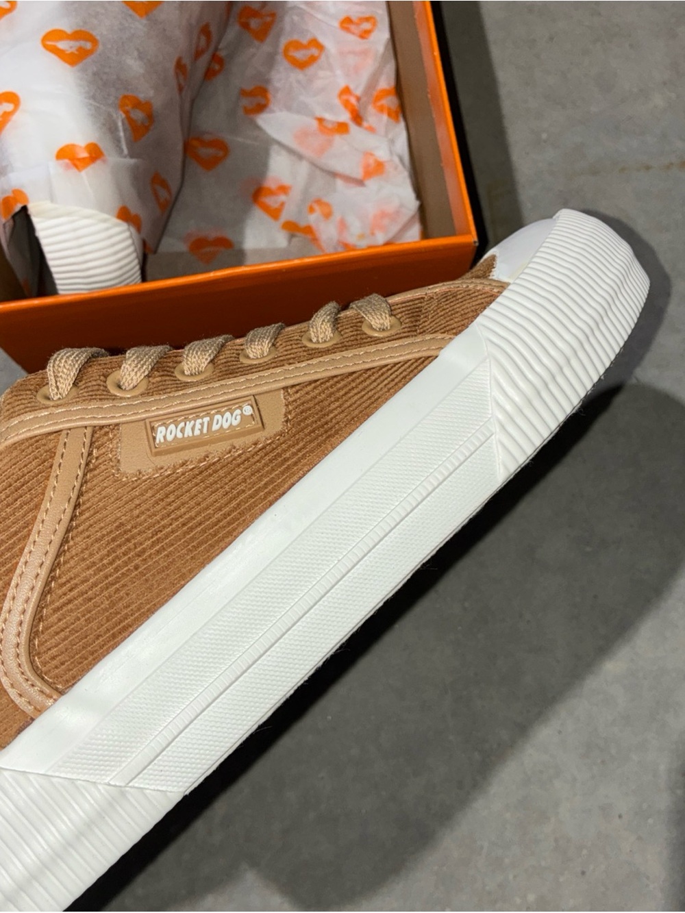 Rocket Dog Canvas Low-Top Sneakers in Brown - Picture 3 of 11